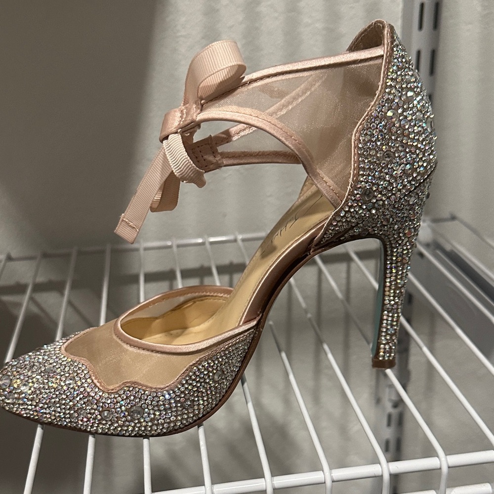 Betsey Johnson silver embellished champagne heels with teal bottom BRAND NEW